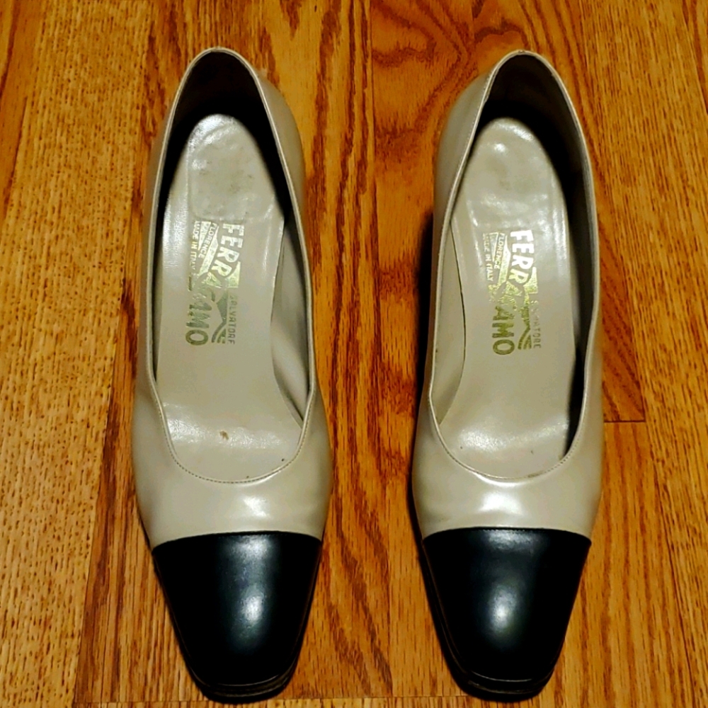 Ferragamo Black and Cream Shoes, Size 9 1/2 B - Picture 1 of 7